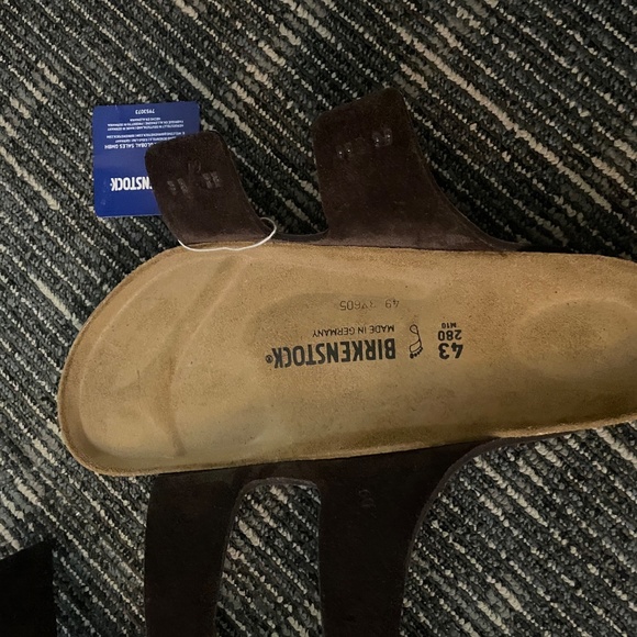Birkenstocks- never worn men’s US 10 still in box main image 5
